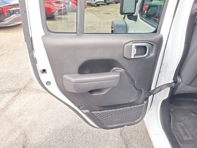 2022 Jeep Wrangler - Photo 29