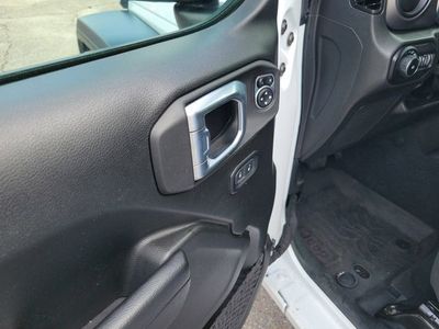 2022 Jeep Wrangler - Photo 11