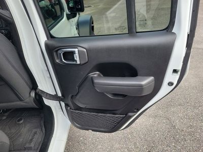 2022 Jeep Wrangler - Photo 32