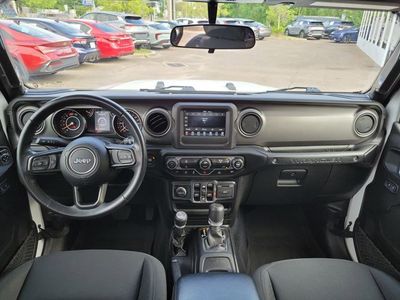 2022 Jeep Wrangler - Photo 25