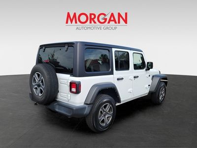 2022 Jeep Wrangler - Photo 2