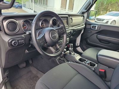 2022 Jeep Wrangler - Photo 12