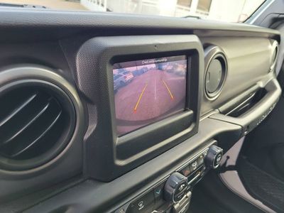 2022 Jeep Wrangler - Photo 21