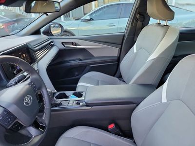 2025 Toyota Camry — photo 13 view