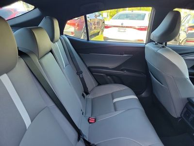 2025 Toyota Camry — photo 32 view