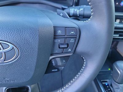 2025 Toyota Camry — photo 17 view