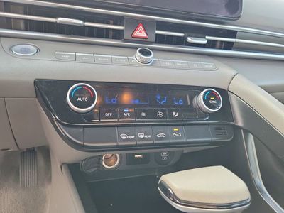 2024 Hyundai Elantra - Photo 22
