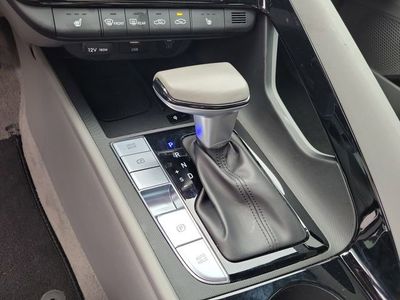 2024 Hyundai Elantra - Photo 23