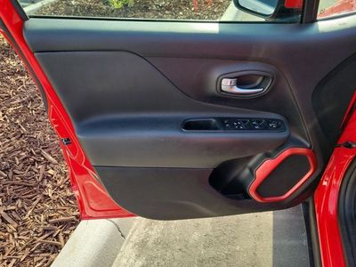 2022 Jeep Renegade - Photo 10