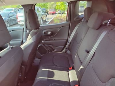 2022 Jeep Renegade - Photo 29