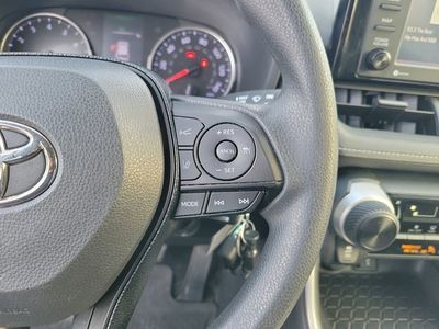 2020 Toyota RAV4 - Photo 18