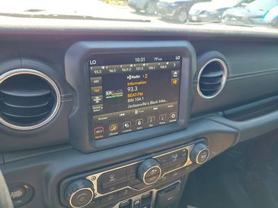 2021 Jeep Gladiator - Photo 19