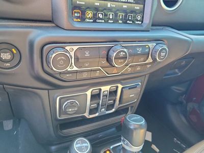 2021 Jeep Gladiator - Photo 21