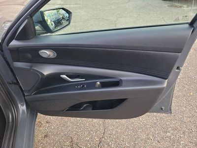 2025 Hyundai Elantra - Photo 33