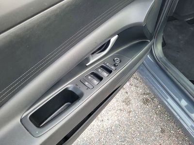 2025 Hyundai Elantra - Photo 10