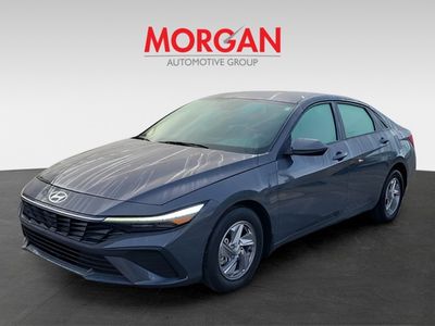 2025 Hyundai Elantra - Photo 4
