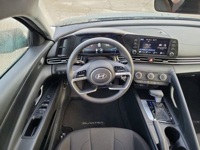 2025 Hyundai Elantra - Photo 24