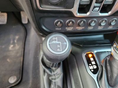 2025 Jeep Wrangler - Photo 24