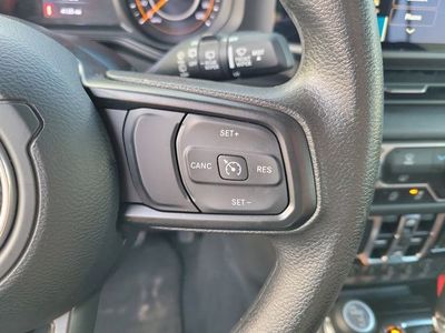 2025 Jeep Wrangler - Photo 17