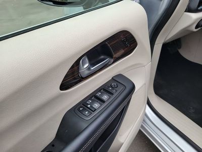 2023 Chrysler Pacifica - Photo 12