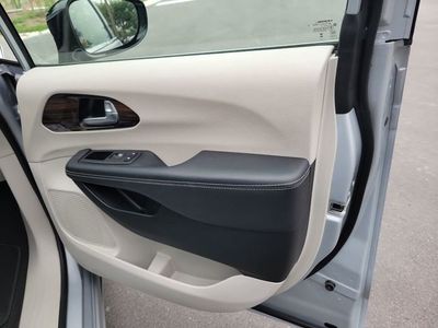 2023 Chrysler Pacifica - Photo 37