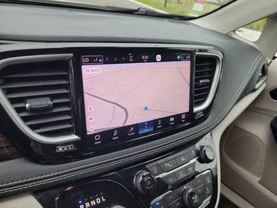 2023 Chrysler Pacifica - Photo 22