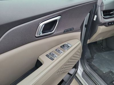 2026 Kia Carnival Hybrid - Photo 6