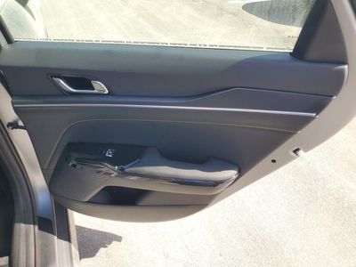 2026 Kia K5 - Photo 31