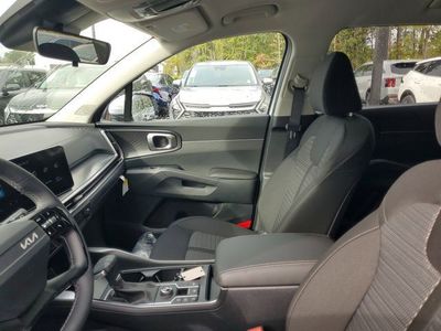 2026 Kia Sorento — photo 8 view