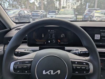 2025 Kia K5 - Photo 28