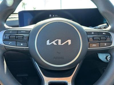 2025 Kia K5 - Photo 25