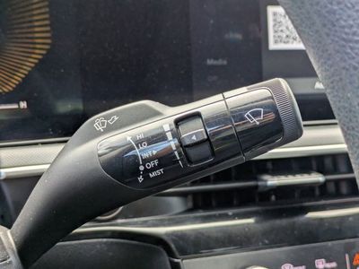 2025 Kia K5 - Photo 27
