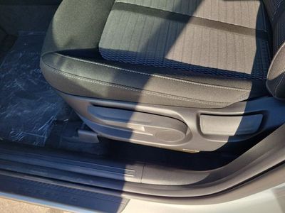 2026 Kia Sorento — photo 9 view