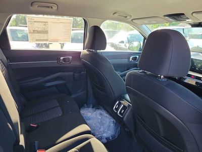 2026 Kia Sorento — photo 28 view