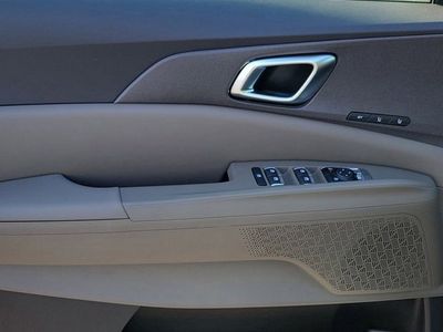 2026 Kia Carnival — detail view
