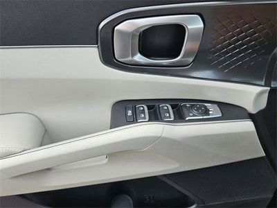 2025 Kia Sorento - Photo 22