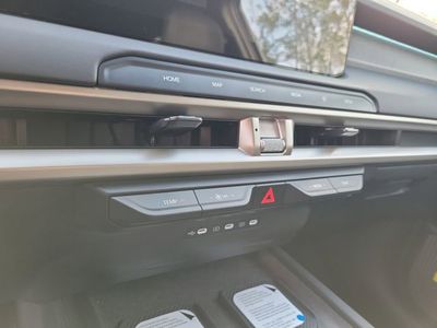 2027 Kia Telluride Hybrid - Photo 17