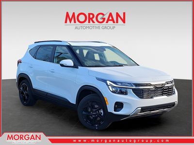 2026 Kia Seltos EX in White — front three-quarter view