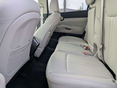 2025 Kia Sorento - Photo 12