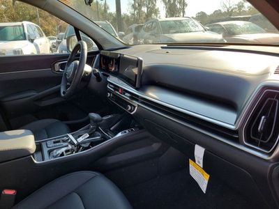 2025 Kia Sorento - Photo 32