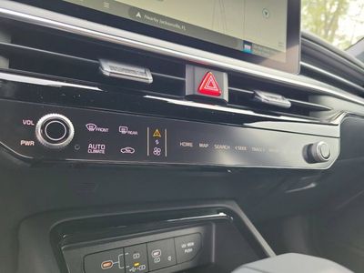 2026 Kia K5 — photo 18 view