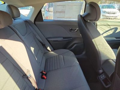 2025 Kia K4 — photo 27 view