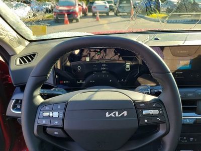 2025 Kia K4 — photo 13 view