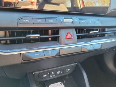2025 Kia K4 — photo 17 view