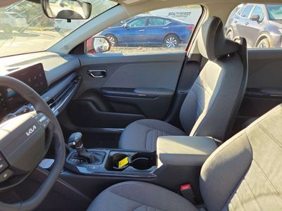 2025 Kia K4 — photo 8 view
