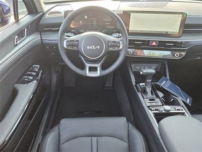 2025 Kia K5 - Photo 6