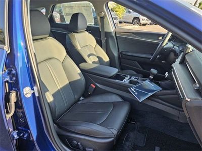 2025 Kia K5 - Photo 12