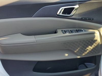 2026 Kia Carnival Hybrid - Photo 5