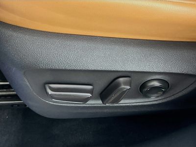 2022 Toyota Highlander - Photo 17