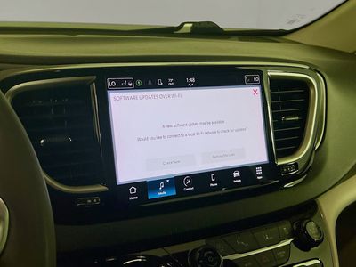 2024 Chrysler Pacifica - Photo 11